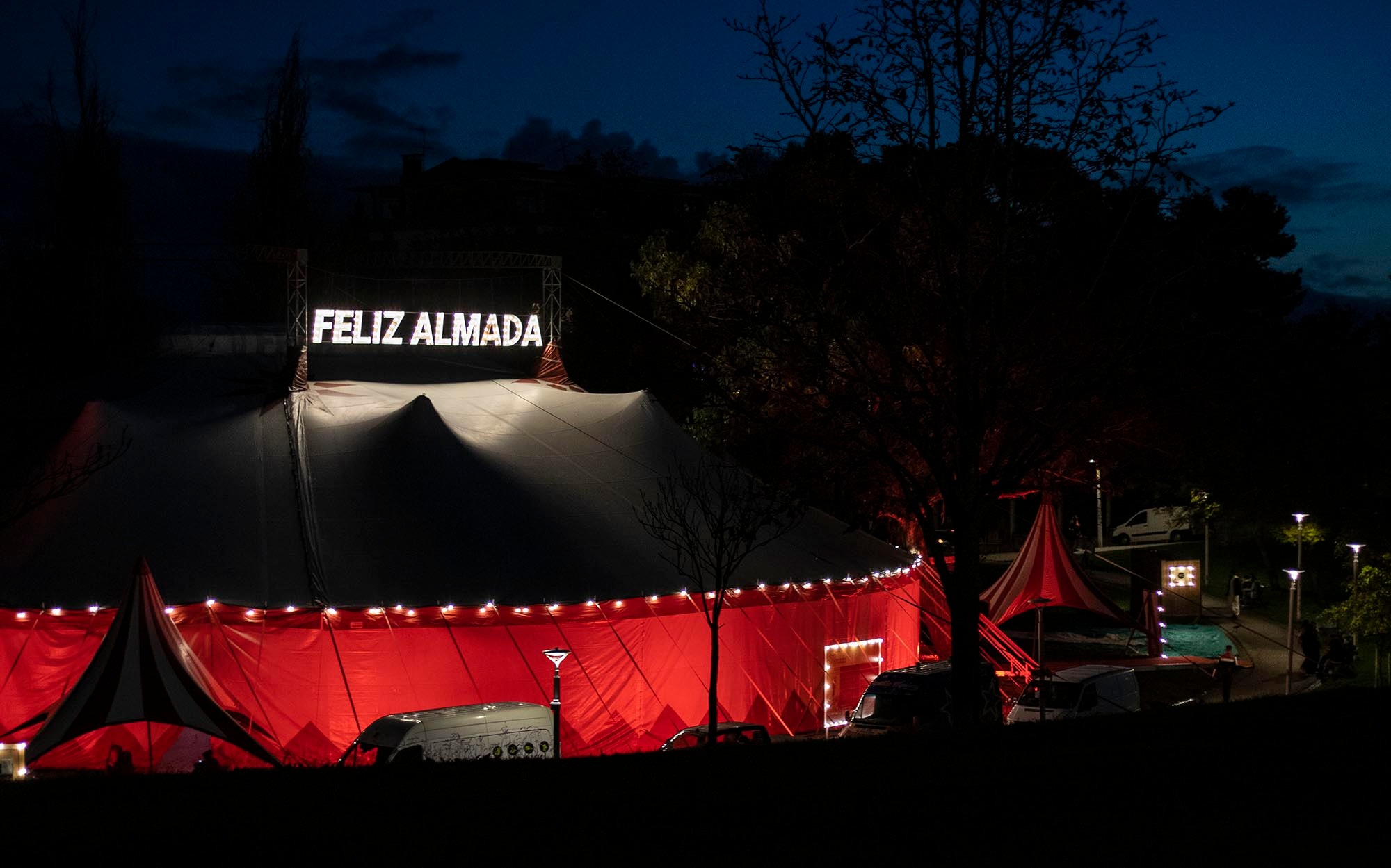 feliz-tenda