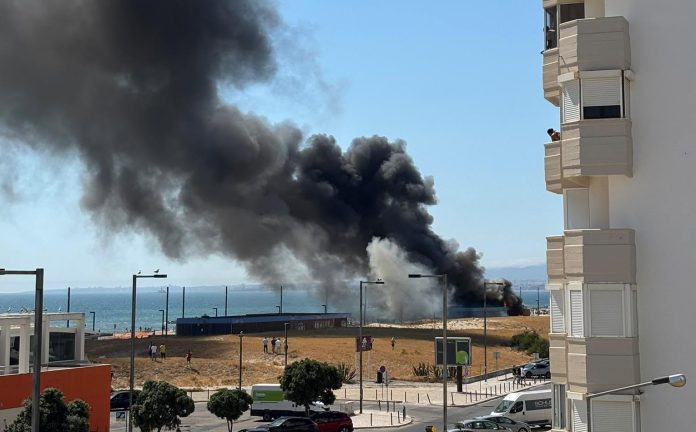 incêndio-praia-dragão-vermelho